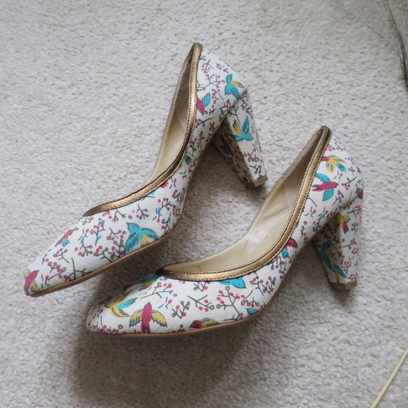 Faryl Robin Bird Patterned Block Heel - Picture 4 of 8